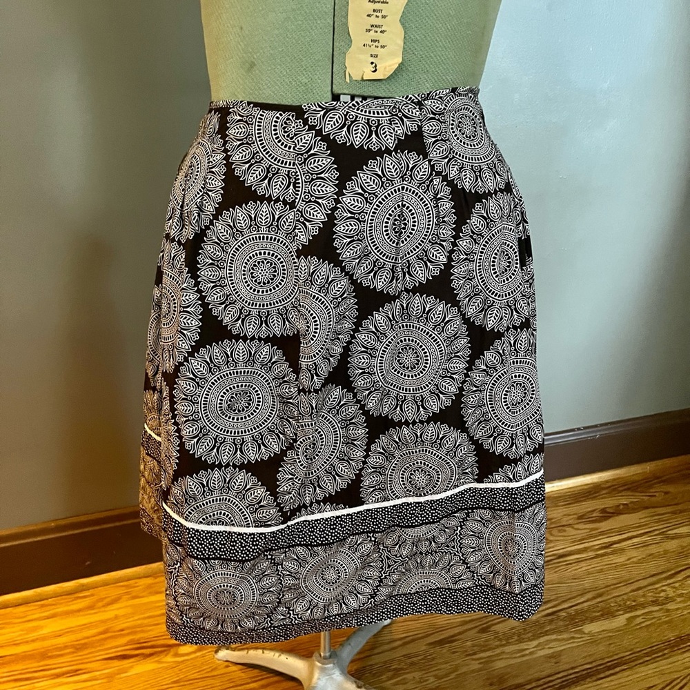 East 5th skirt size 12